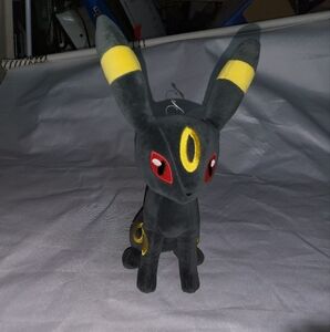 Pokémon Umbreon Plush Toy 13 Inch Tall EUC